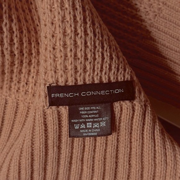 French Connection Scarf and hat set BNWT - Picture 5 of 5